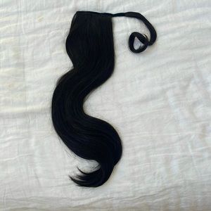 Insert name here ponytail clip in Brit